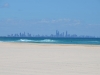 Coolangatta Beach mit Surfers Paradise im Hintergrund